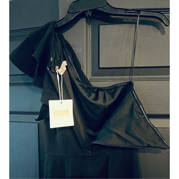 SUGAR POISON Women's Sleeveless Ruffle One Shoulder High Waist Long Jumpsuit - Picture 5 of 7